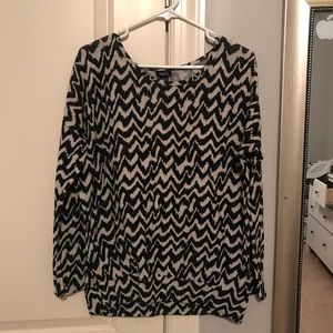 Black and white patterned long sleeve